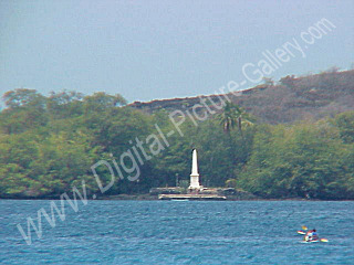 Captain Cook Monument, Kealakekua Bay, Kona, Big Island, Hawaii