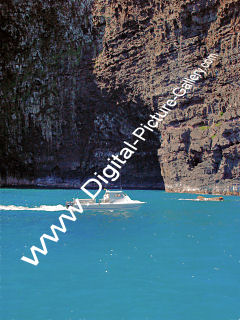 Pu Ma Wa'a Sea Cave, Na Pali Coast, Island of Kauai, Hawaii